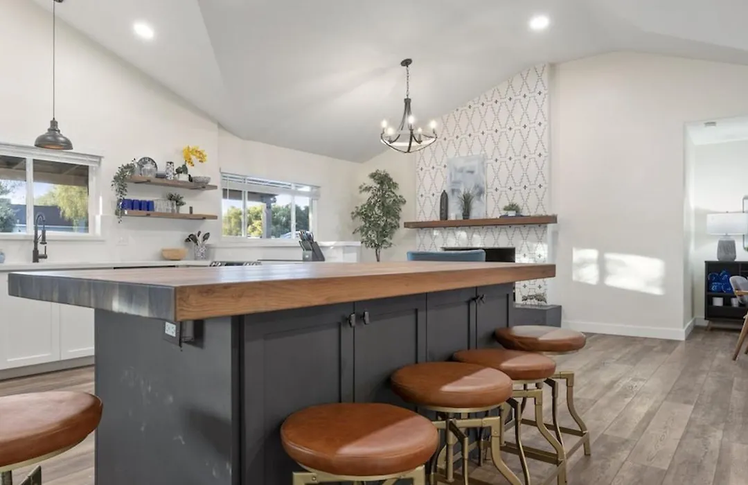 Just Listed Modern Classy 4 Bdrm Heart Of Oldtown