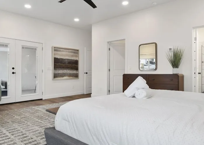 Holiday home Just Listed Modern Classy 4 Bdrm Heart Of Oldtown Scottsdale