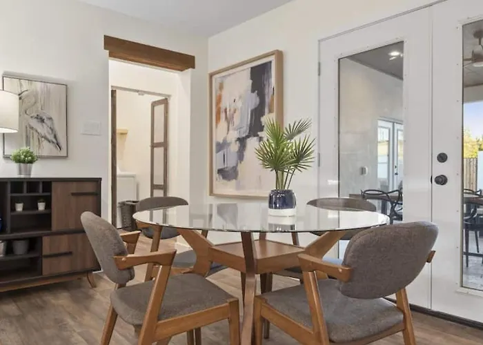 Just Listed Modern Classy 4 Bdrm Heart Of Oldtown