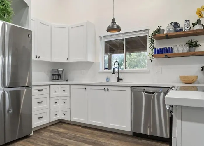 Holiday home Just Listed Modern Classy 4 Bdrm Heart Of Oldtown *